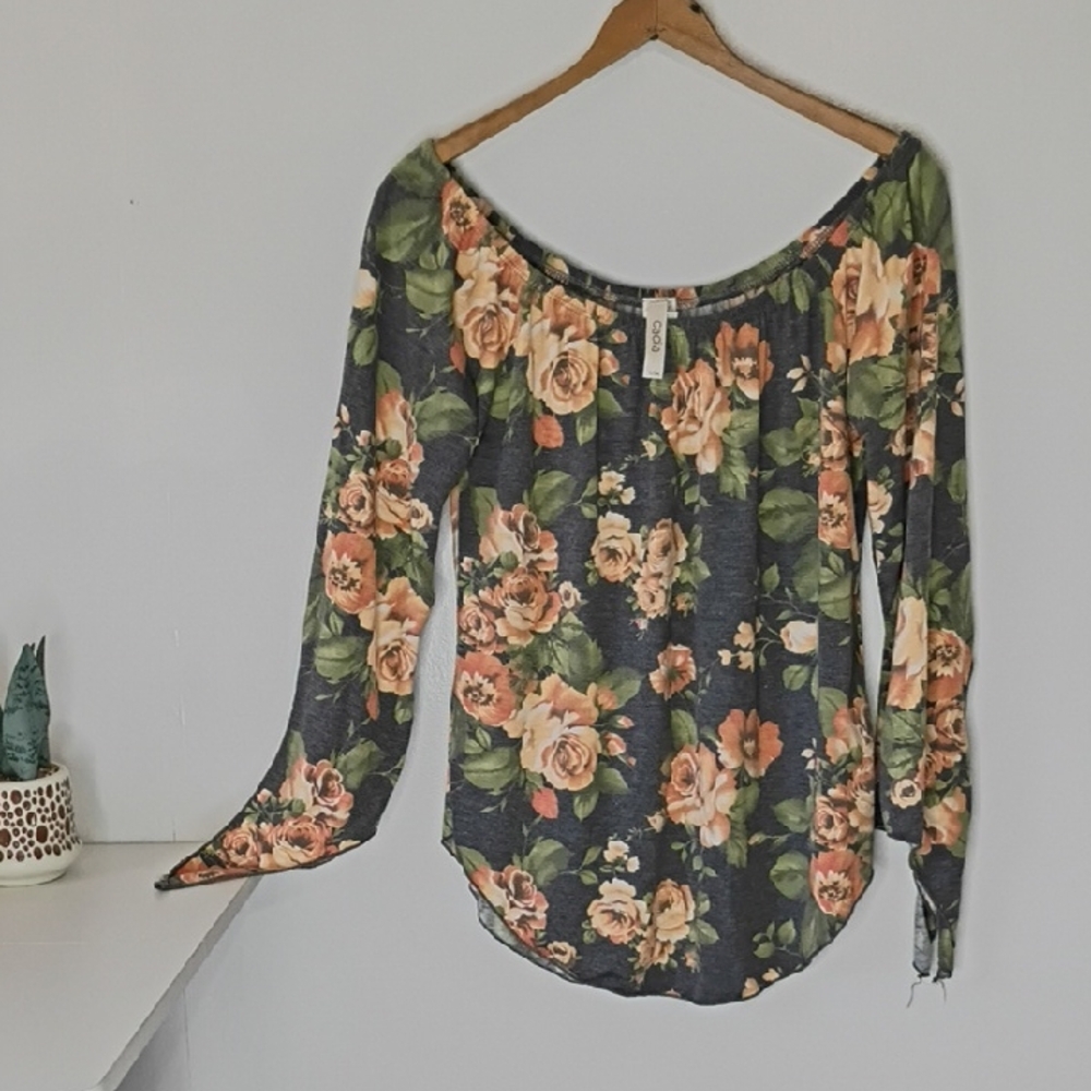 Cacia Floral Long Sleeve Top Medium Stretchy Off-Shoulder Boho Tie-Sleeve